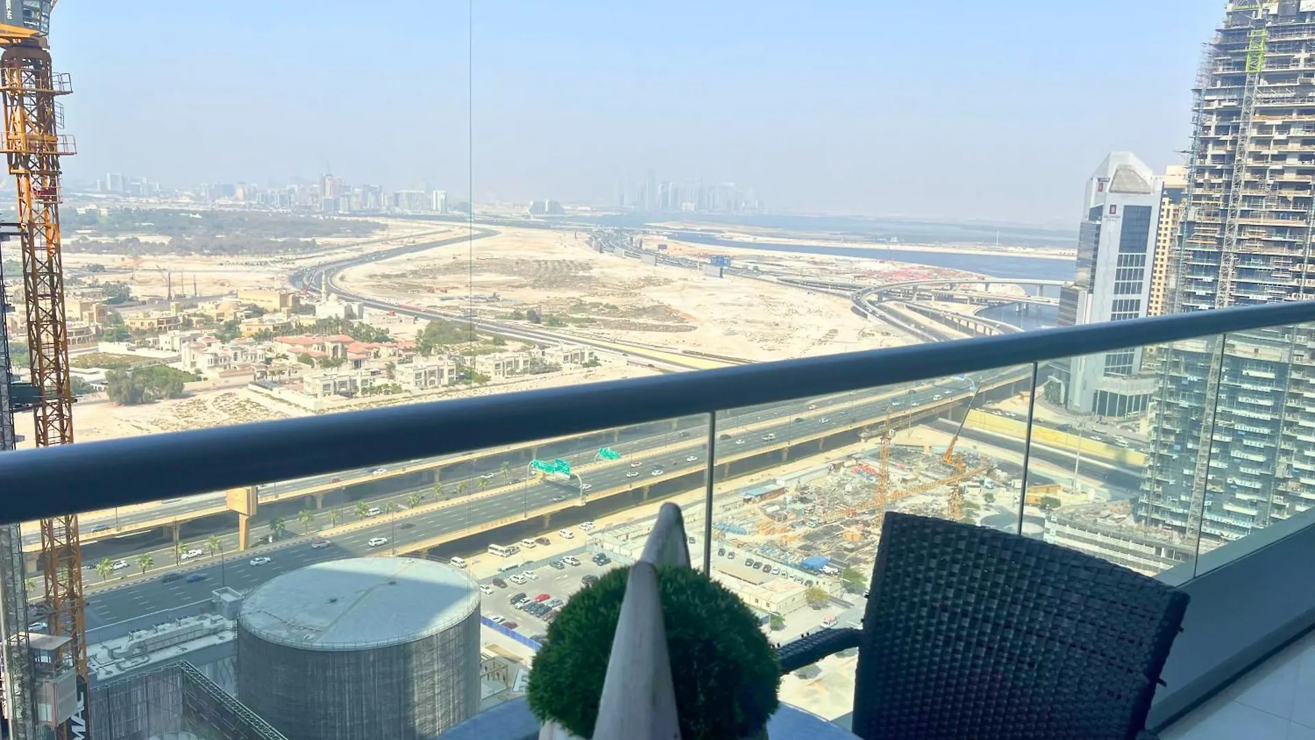 Elegant 2-Bedroom, 2-Min Walk To Dubai Mall