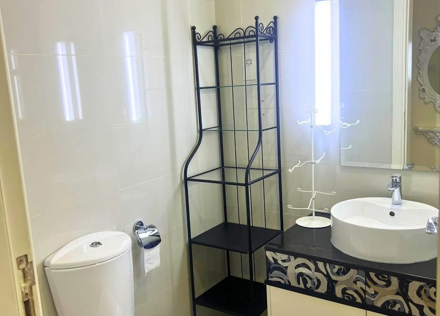 Elegant 2-Bedroom, 2-Min Walk To Dubai Mall Apartment